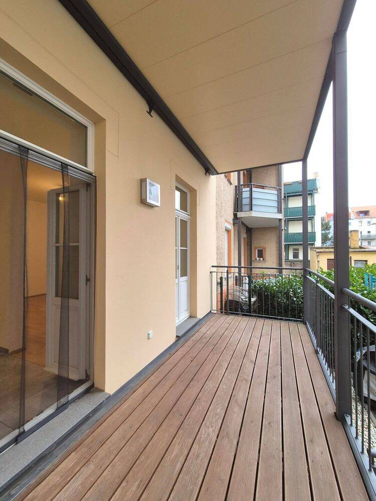 Neuwertige 3 Zimmer Wohnung mit großem Balkon