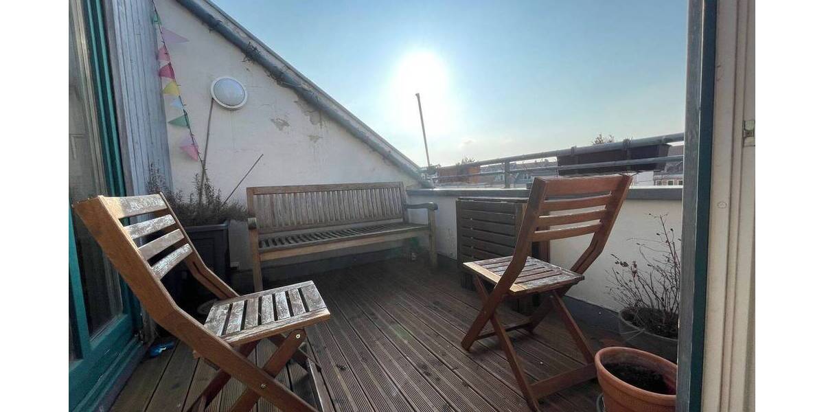 3-Zimmer-Dachgeschosswohnung mit Balkon und Stellplatz in Schleußig! 3 zimmer