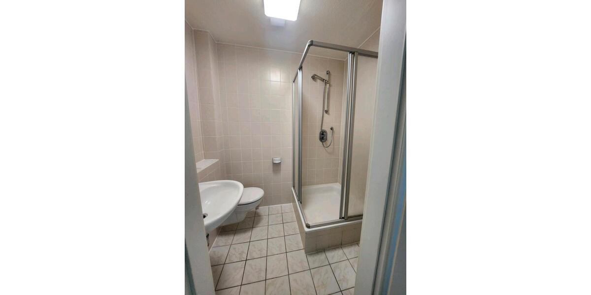 Etagenwohnung Leipzig Süd - 1 Zimmer, 12 m&sup2;, 350&euro; | Angebot:25208540