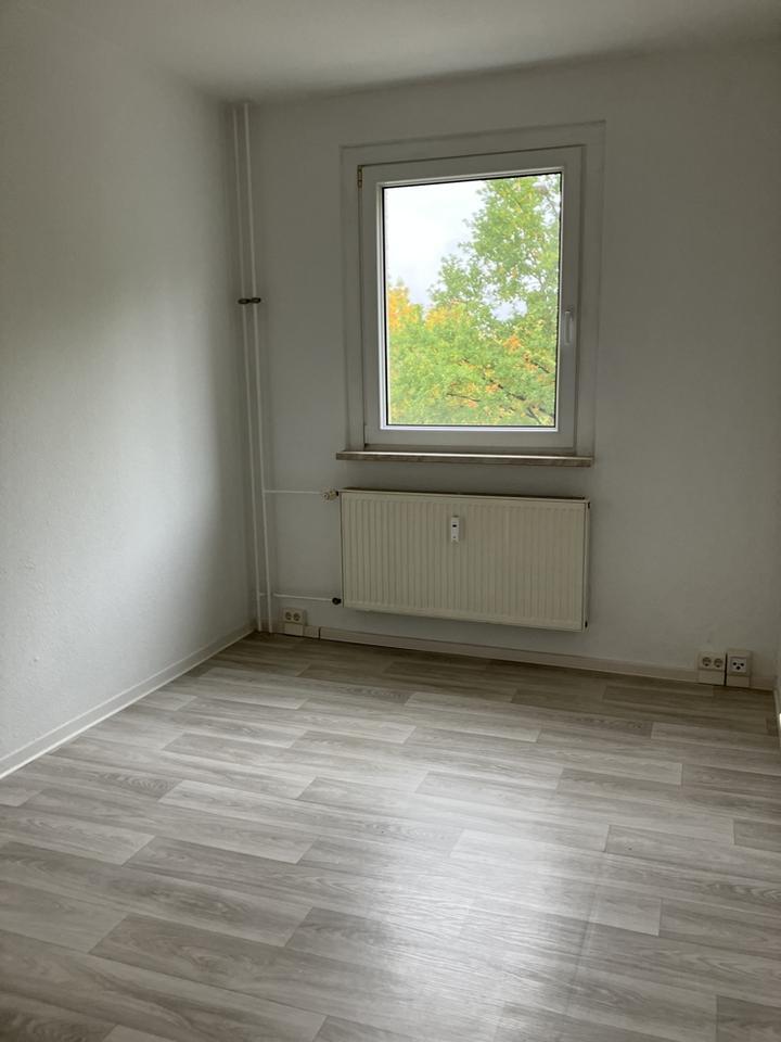 3 Zimmerwohnung im 1. OG mit Balkon zimmer