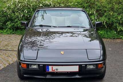 Porsche 924