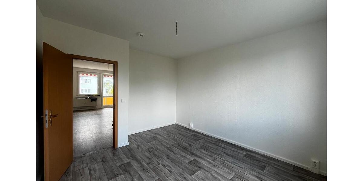 Etagenwohnung Hohenmölsen - 3 Zimmer, 60 m&sup2;, 392&euro; | Angebot:26423866