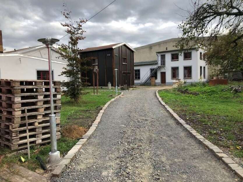 Gewerbekomplex mit angrenzendem Wohnbaugrundstück zimmer