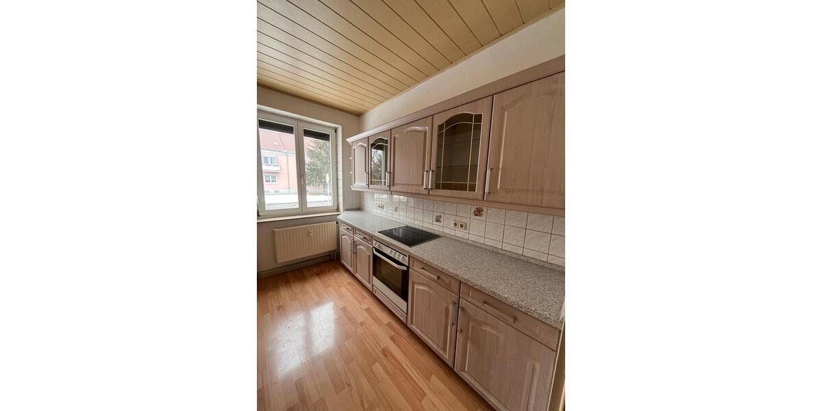 Erdgeschoßwohnung Hohenmölsen - 3 Zimmer, 68 m&sup2;, 690&euro; | Angebot:24828094