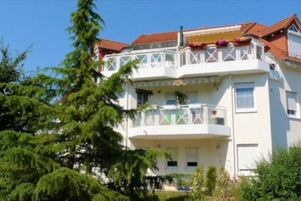 3 RAUM + DACHGESCHOSS + BALKON + LAMINAT + TRAUMHAFT RUHIG + AB JUNI 2026 - Wohnung Markkleeberg Großstädteln | Angebot:25268606