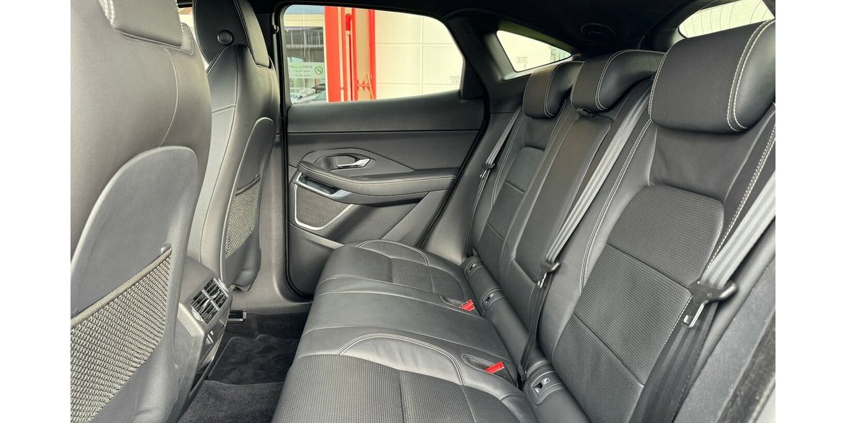 Jaguar E-Pace P250 R-Dynamic Black LED/Nav/VZE/Spur/ACC 70.425 km 23.990 &euro; Leipzig 04347