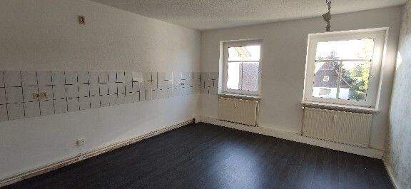 Etagenwohnung Schkopau Lochau - 3 Zimmer, 80 m&sup2;, 640&euro; | Angebot:25682714