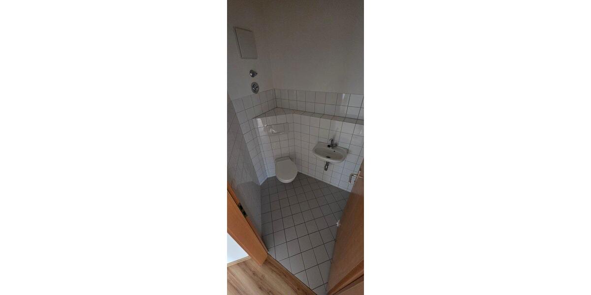 Etagenwohnung Schkeuditz - 3 Zimmer, 83 m&sup2;, 200.000&euro; | Angebot:27270870