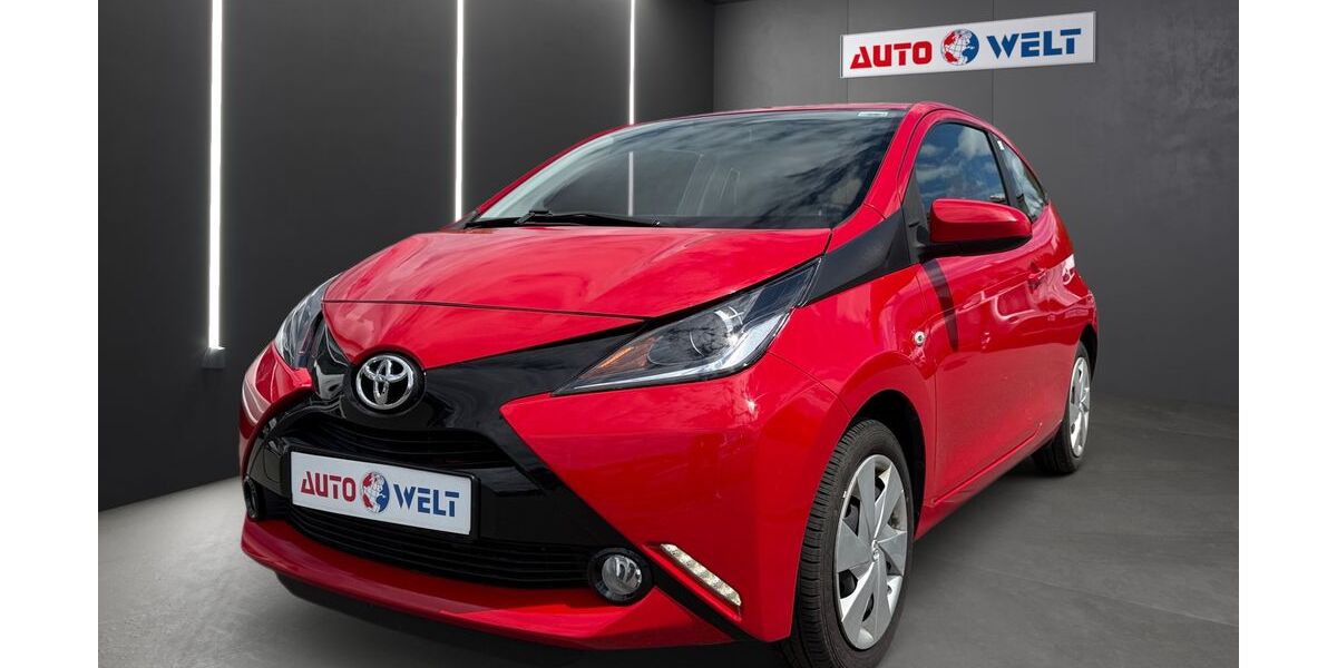 Toyota Aygo (X) 122.420 km 5.590 &euro; Sandersdorf Brehna 06796
