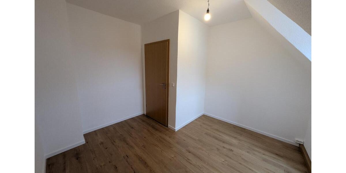 Dachgeschoßwohnung Groitzsch - 3 Zimmer, 60 m&sup2;, 380&euro; | Angebot:26549206