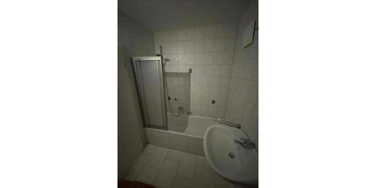 Etagenwohnung Schkopau Ermlitz - 2 Zimmer, 62 m&sup2;, 530&euro; | Angebot:25305155