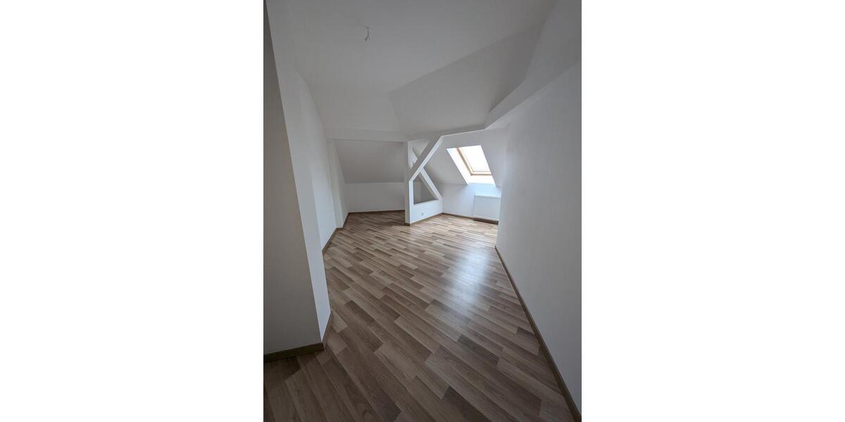 Dachgeschoßwohnung Leipzig Südost - 4 Zimmer, 145 m&sup2;, 1.399&euro; | Angebot:25717040