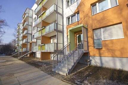 In der Herrichtung! 3-Raumwohnung mit großem Balkon in der 3. Etage. 3 zimmer