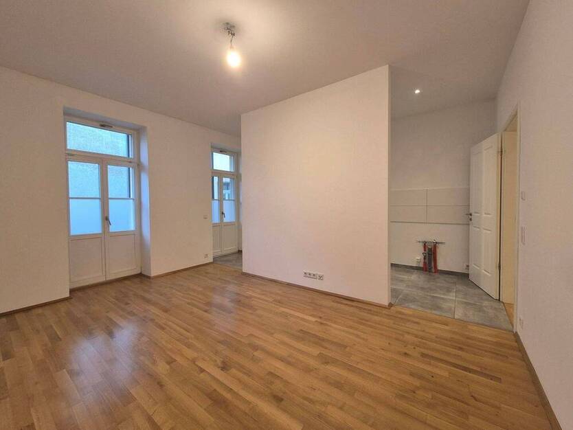 Neuwertige 3 Zimmer Wohnung mit großem Balkon