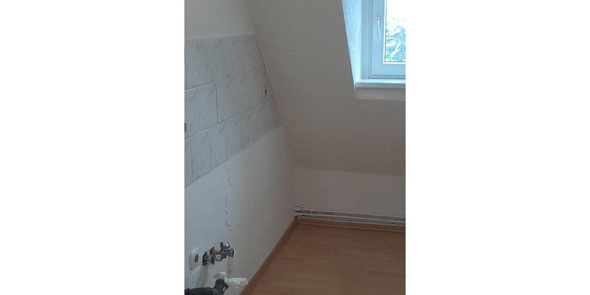 Dachgeschoßwohnung Neukieritzsch - 3 Zimmer, 46 m&sup2;, 360&euro; | Angebot:25305136