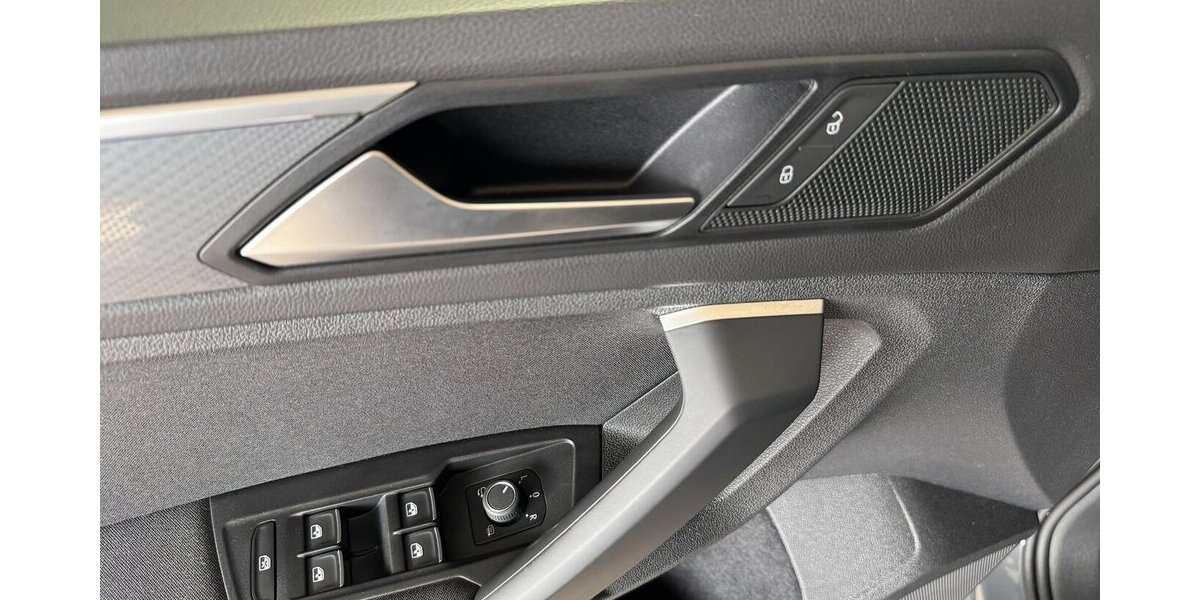 VW Tiguan 1.5 DSG/Led/Navi/Spur/ACC/Garantie 2027 40.000 km 26.490 &euro; Leipzig 04347