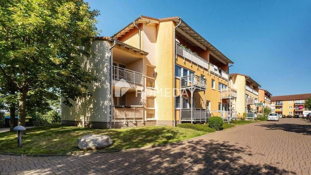 Gepflegte Wohnung in Beucha - mit Südbalkon, Einbauküche und eigenem Stellplatz 1 zimmer