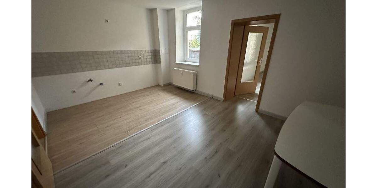Etagenwohnung Lützen - 4 Zimmer, 110 m&sup2;, 850&euro; | Angebot:25689034