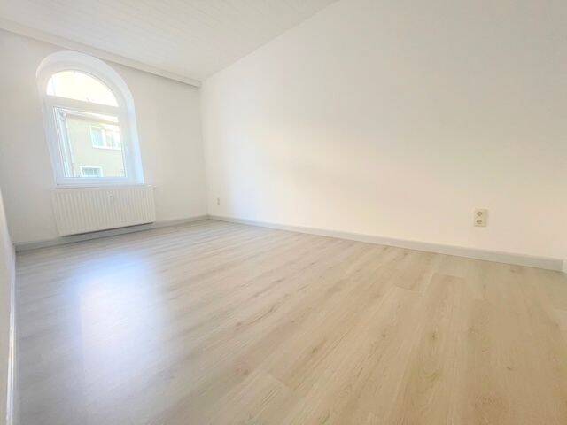 Etagenwohnung Lützen - 4 Zimmer, 110 m&sup2;, 850&euro; | Angebot:23957746