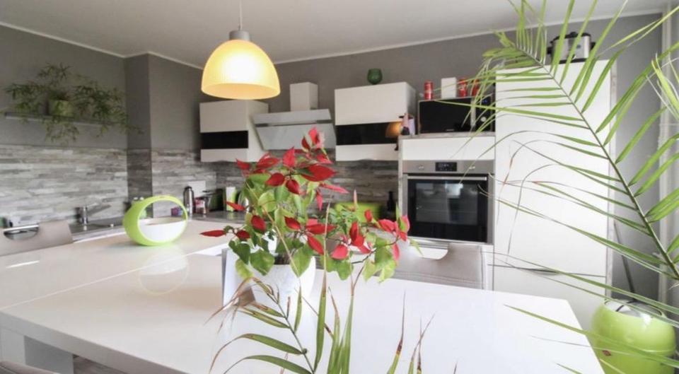 Haus im Haus 4-Zimmer Maisonette-Wohnung mit EBK & Stellplatz 4 zimmer