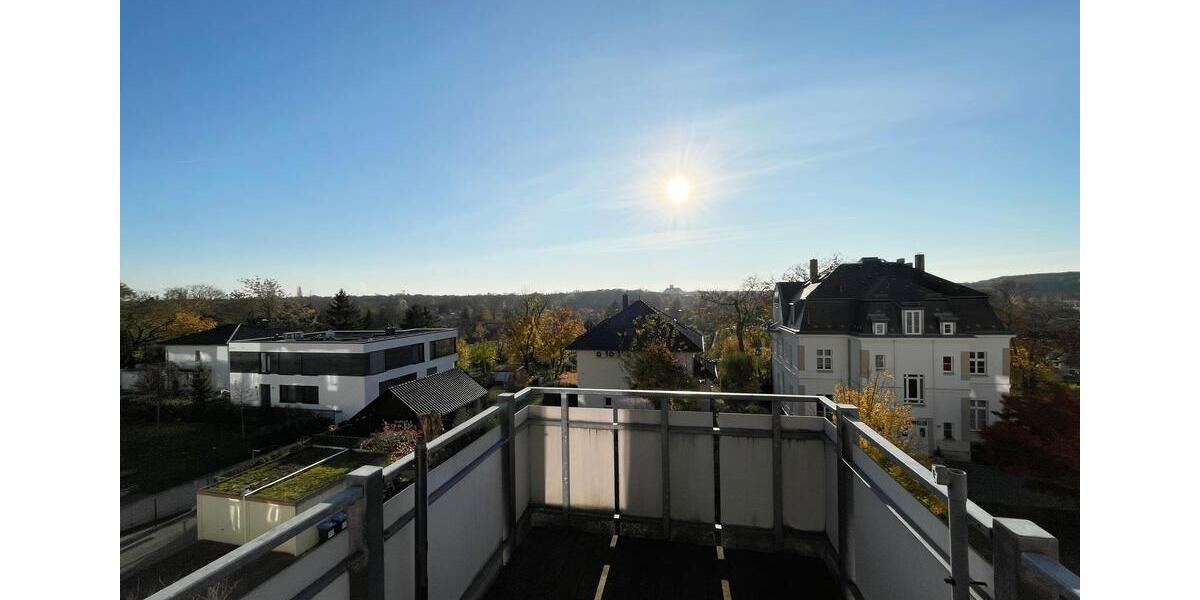 Großzügige 3-Raum-Dachgeschosswohnung mit Balkon und Stellplatz 3 zimmer