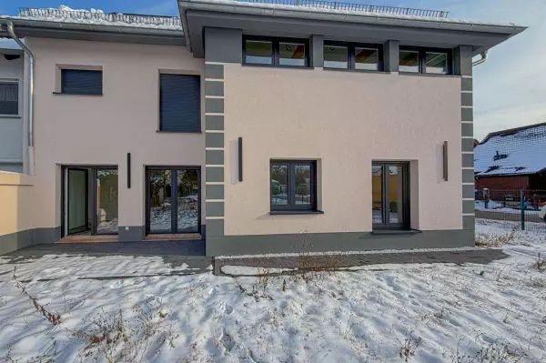 Reihenhaus Delitzsch - 6 Zimmer, 145 m&sup2;, 2.090&euro; | Angebot:26270755
