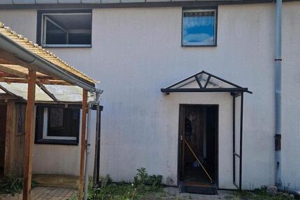 Haus Schkopau - 4 Zimmer, 94 m&sup2;, 75.000&euro; | Angebot:24852052