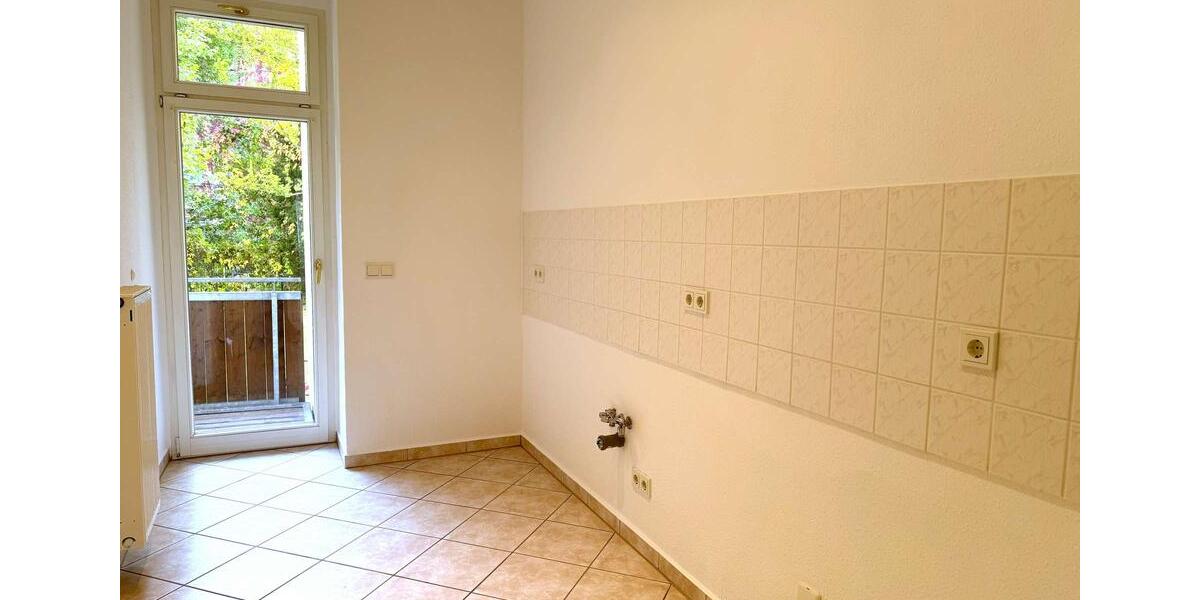 Wunderschöne Altbauwohnung mit Balkon | Tageslichtbad | Gartennutzung | Keller | Stuck 3 zimmer