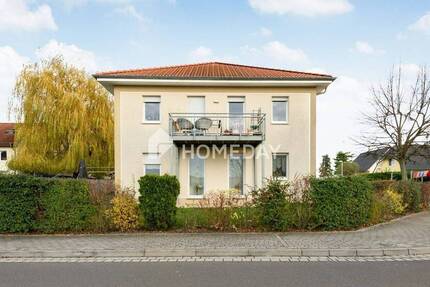 Gut vermietetes KfW-60-Zweifamilienhaus in Zwenkau - 2 Stellplätze und großzügiges Grundstück