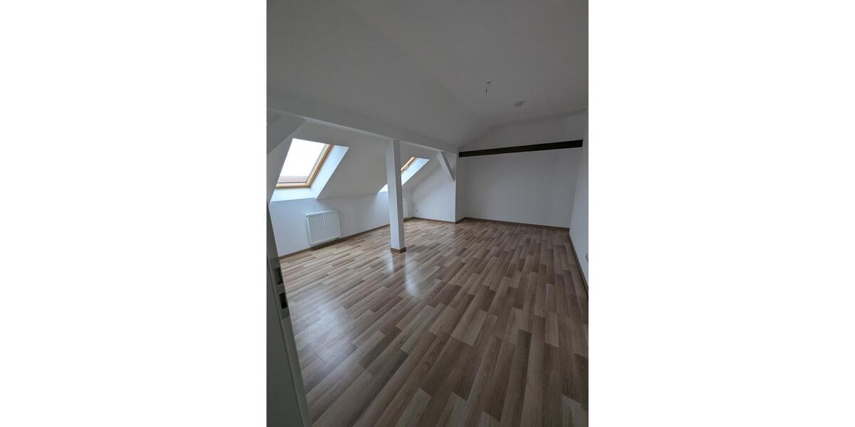 Dachgeschoßwohnung Leipzig Südost - 4 Zimmer, 145 m&sup2;, 1.099&euro; | Angebot:25717040
