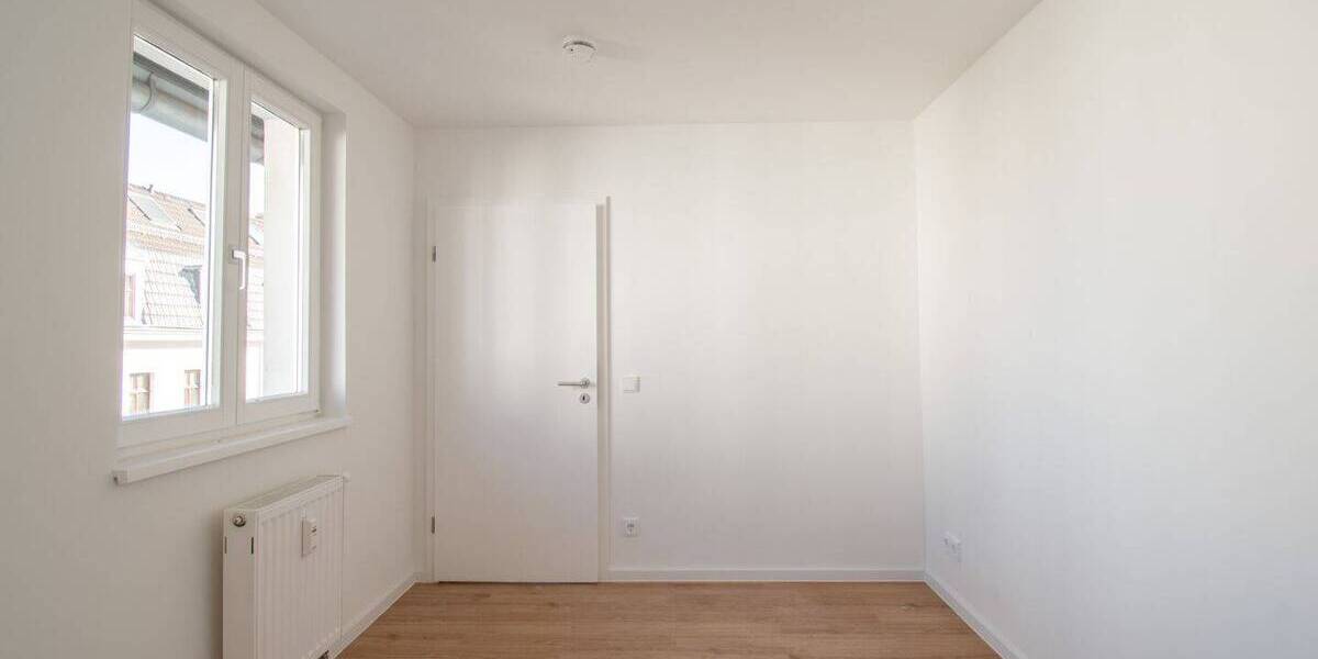 HIER BLEIBEN KEINE WÜNSCHE OFFEN Moderne 2-Raum-Wohnung mit Balkon, EBK & PKW-Stellplatz 2 zimmer