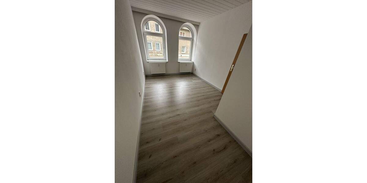 Etagenwohnung Lützen - 4 Zimmer, 110 m&sup2;, 850&euro; | Angebot:23957749