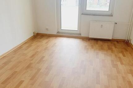 Sanierte 2-Raumwohnung mit Balkon in Grimma Süd zimmer