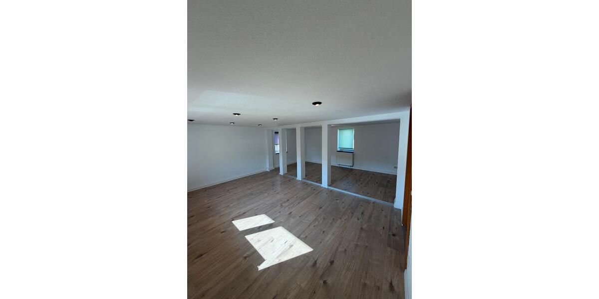 Einfamilienhaus Taucha - 8 Zimmer, 200 m&sup2;, 1.800&euro; | Angebot:26610330
