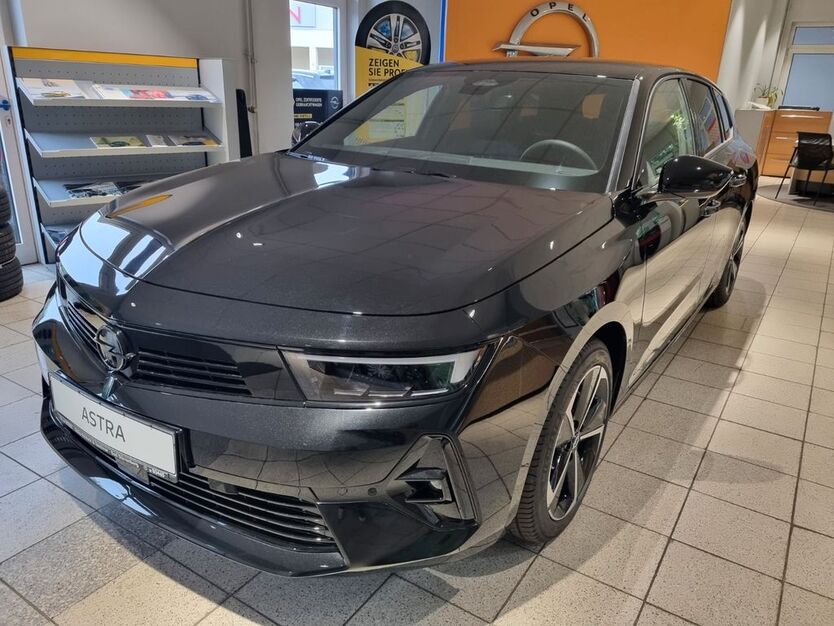 Opel Astra 15.551 km 28.690 € Bad Dürrenberg 06231