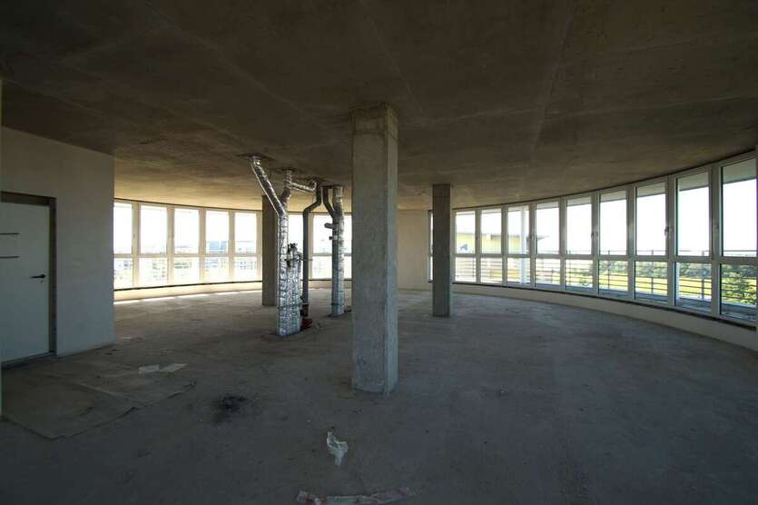 Individuell gestaltbare Bürofläche am Flughafen: Mit Balkon und viel Tageslicht zimmer