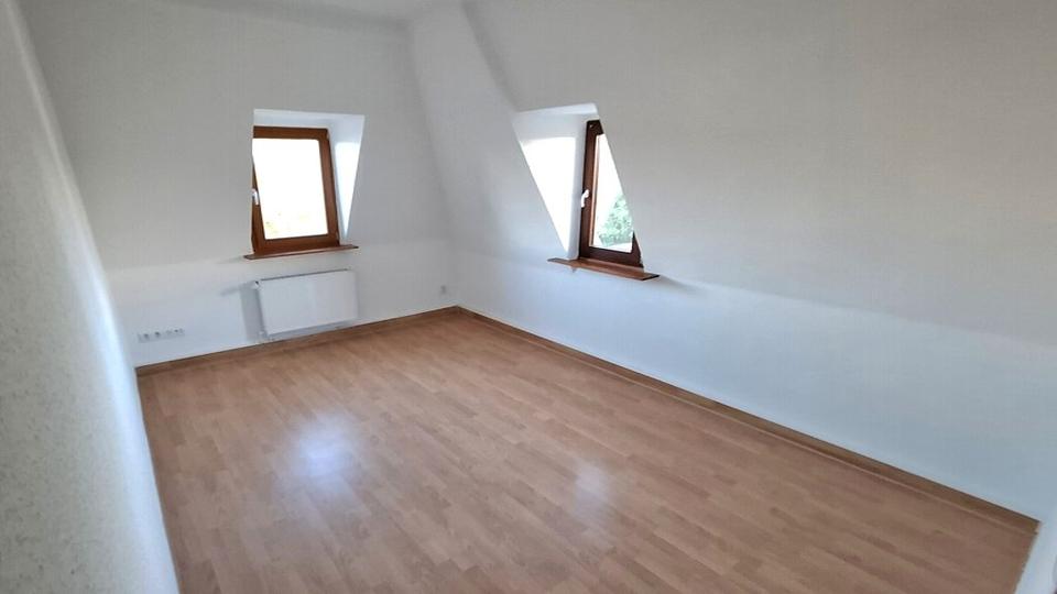 Dachgeschoßwohnung Leipzig Nordwest - 4 Zimmer, 90 m&sup2;, 999&euro; | Angebot:26678723