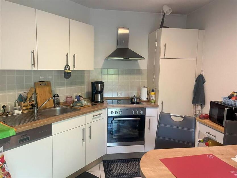 Attraktive Singlewohnung mit großem Gartenanteil, EBK und Stellplatz zimmer