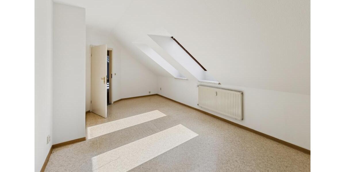 Dachgeschoßwohnung Neukieritzsch - 3 Zimmer, 72 m&sup2;, 48.500&euro; | Angebot:26877882