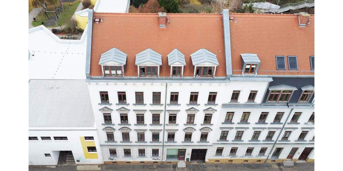 ALTBAUFLAIR ÜBER DEN DÄCHERN LEIPZIGS Dachgeschosswohnung mit 2 Zimmern, Balkon und Galerie 2 zimmer