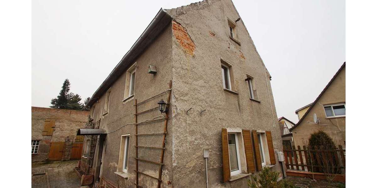 Einfamilienhaus Hohenmölsen - 6 Zimmer, 120 m&sup2;, 56.000&euro; | Angebot:24343497