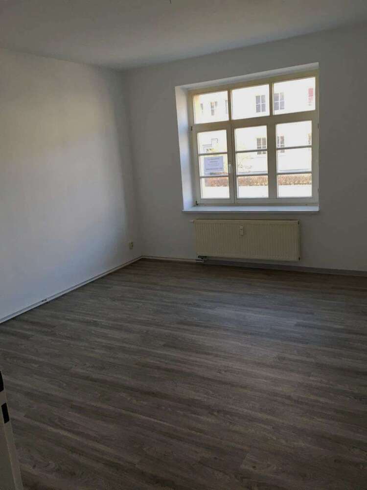 Wohnung zum Mieten in Halle 310 € 32 m²