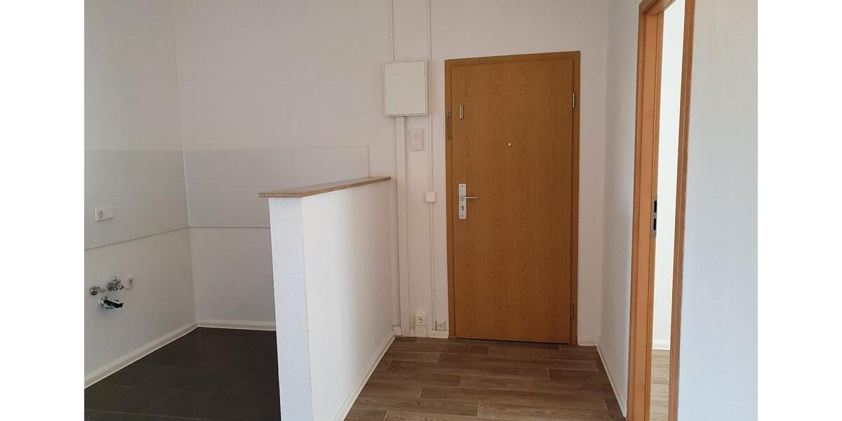**JETZT EINZIEHEN**3-Zimmer-Wohnung Tageslichtbad Dusche+Wanne 4.OG Balkon ab sofort 3 zimmer