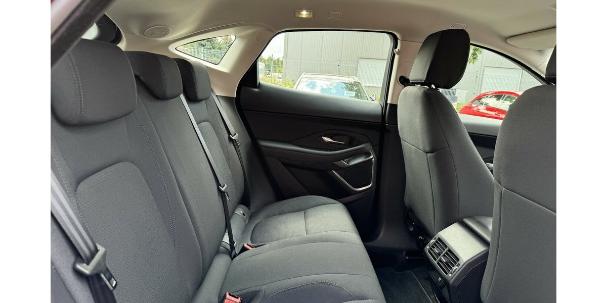 Jaguar E-Pace P250 AWD /LED//DAB/Sound/Spur/Kamera/Ahk 48.110 km 22.990 &euro; Leipzig 04347