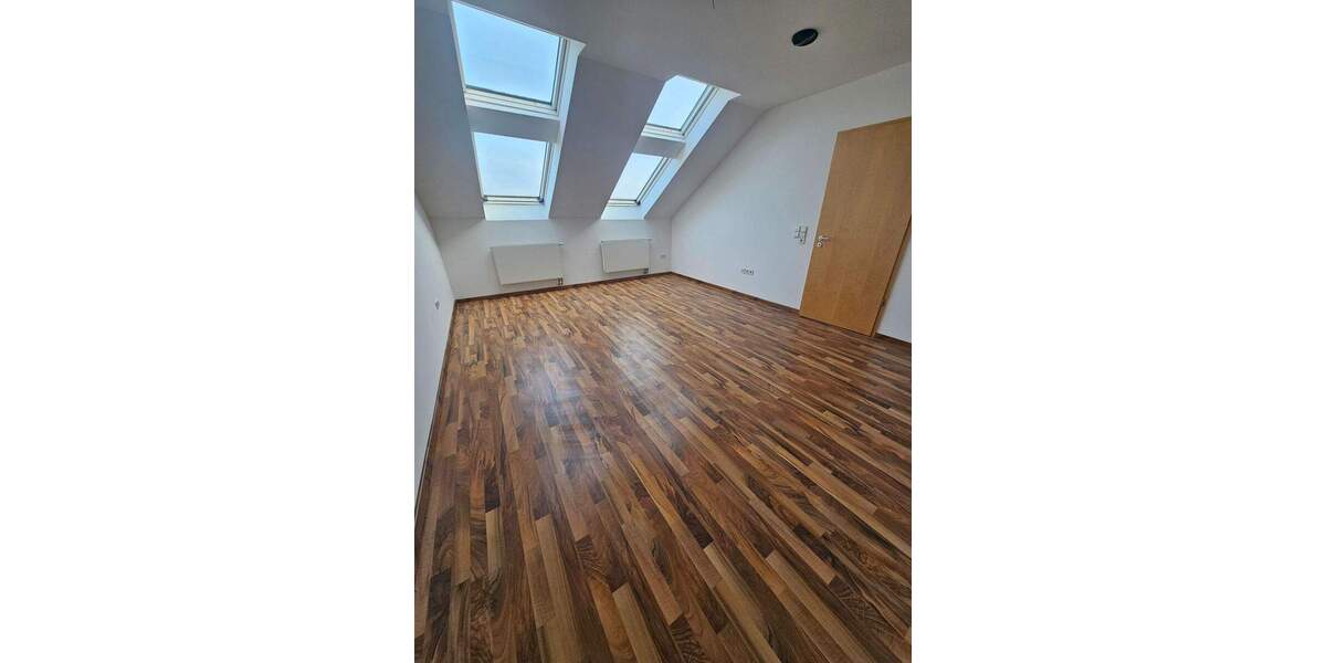 Etagenwohnung Leipzig Zentrum-Südost - 3 Zimmer, 184 m&sup2;, 1.478&euro; | Angebot:25899477
