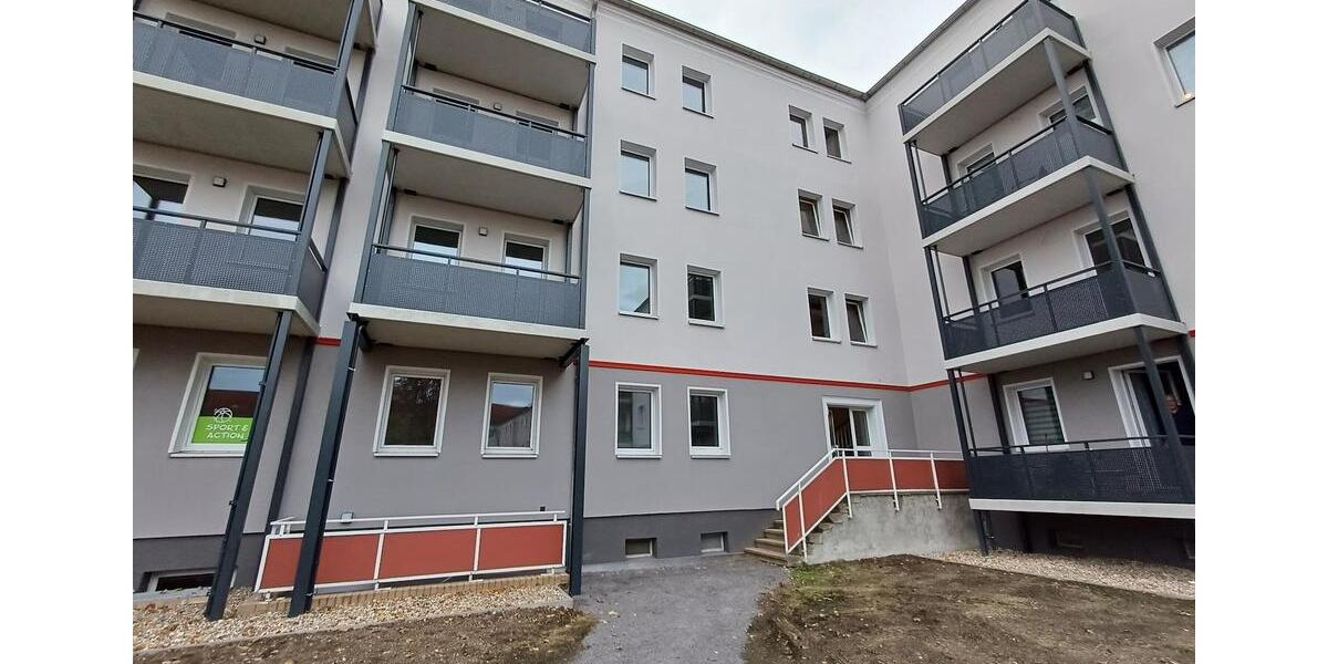 Die perfekte Familienwohnung für Groß und Klein - Erstbezug nach Sanierung - 1. OG rechts 4 zimmer