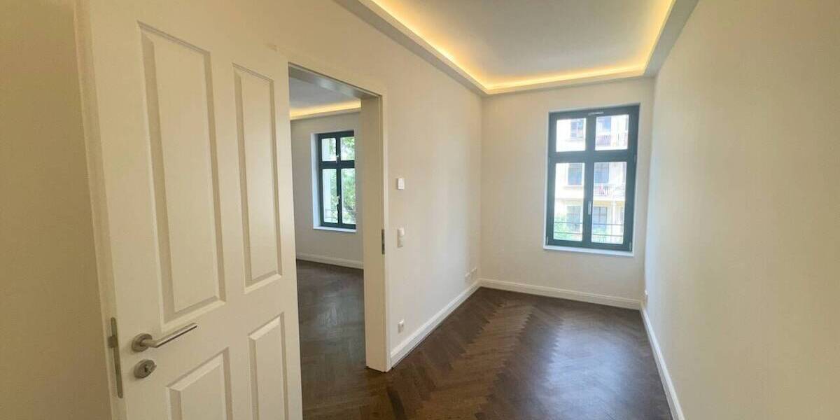 Was will man mehr? * Erstbezug * Parkett * Balkon * Fußbodenheizung * Wanne & Dusche * LED-Licht 3 zimmer