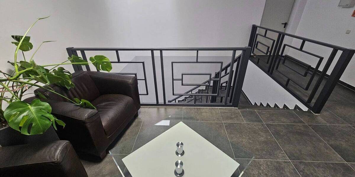 Moderne Gewerbefläche mit Büro + Lager, Freifläche + SP möglich zimmer