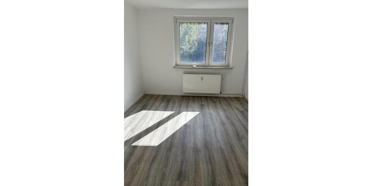 Mit Balkon und Dusche! 3 zimmer