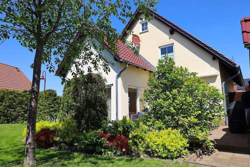 Freistehendes Einfamilienhaus in Grimma +++ Kamin, EBK, Keller, FuBoHe, Garage ...